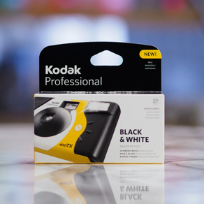 Cámara de usar y tirar Kodak Profesional 400 TX Blanco y negro 27 Exp