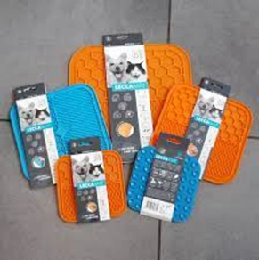 ALFOMBRA INTERACTIVA PARA PERRO O GATO LECCAMATTALLA, S ,15X1X15CM,COLOR SURTIDO ( NARANJA O  AZUL)