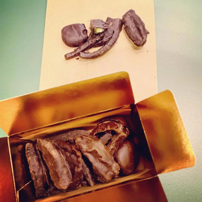 Caja regalo cítricos y dátiles chocolate 