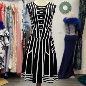 Lipsy London Vestido Negro y Blanco- Talla 40