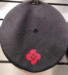 Txapela lauburu rojo