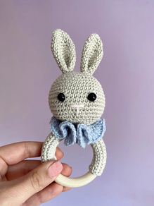 Sonajero conejito hecho a mano.