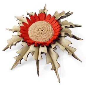 Broche Eguzkilore – Cuero (8 cm) Beige combinado Rojo