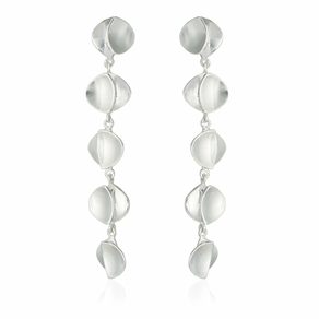 Zilarrezko parra belarritakoak