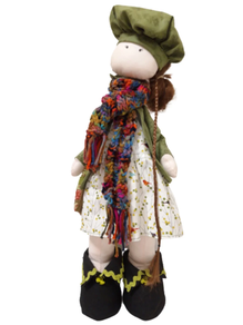 MUÑECA DE INVIERNO REALIZADA A MANO CON TELAS 100% ALGODÓN