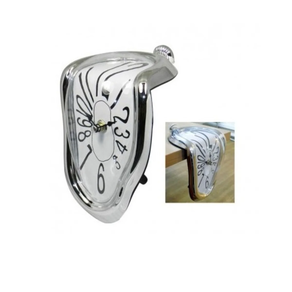 RELOJ DE BALDA CON EFECTO DERRETIDO