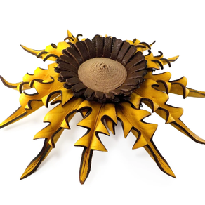 Eguzkilore de cuero para puerta Amarillo detalle marrón