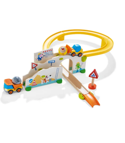 KULLERBÜ PISTA DE JUEGO EN LA OBRA HABA