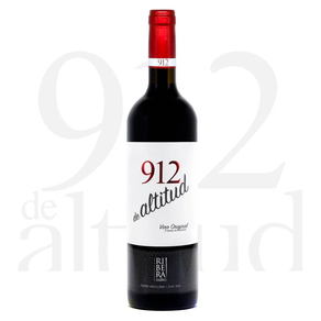 912 altitudeko ardo beltza