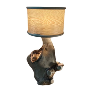 Lámpara de madera artesanal