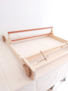 Zurezko artisau-mahaiko ehungailua