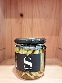 Guindilla. Piparra. Conservas Serrano