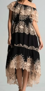 Vestido negro puntilla