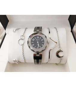 Set de reloj en acero mas 4 pulseras de acero