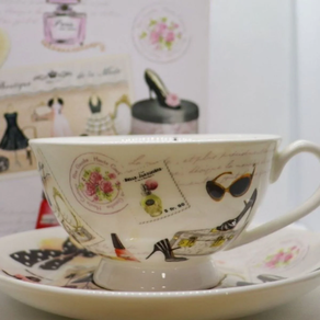 Taza con plato París