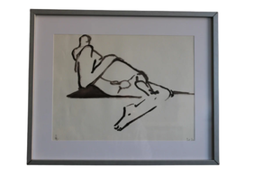 Pertsonaia lurrean bizkarra emanda