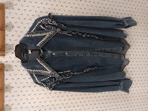 Cazadora vaquera con abalorios