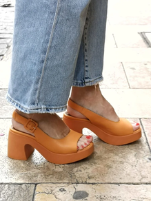 Sandalia Piel Tacon Y Plataforma