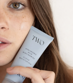 TWO POLES CLOUD MOISTURIZER ÁCIDO HIALURÓNICO Y NIACINAMIDA 50 ML