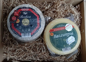 cesta lote QUESOS Idiazabal (1-1,100kg aprox)  y Roncal (1,050-1,150kg aprox)  JAUNENE
