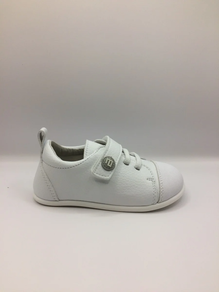 Zapatillas blancas respetuosas de Andanines