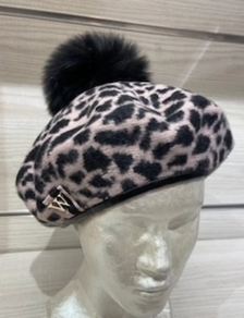 Boinas de Lana con Pompón