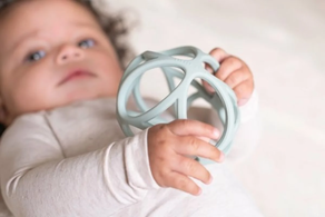 Little Dutch pelota sensorial silicona verde