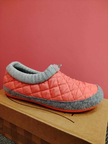 Zapatilla de casa antideslizante Marca Confort Coral