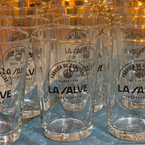 Caja vasos cerveceros LA SALVE