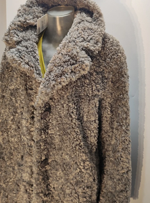 Abrigo de marca FREAKY NATION