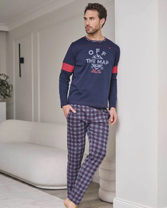 PIJAMA CHICO AZUL MARINO Y PANTALÓN CUADROS