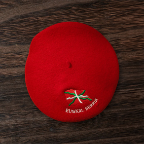 Txapela Roja Ikurriña & Euskal Herria Borado