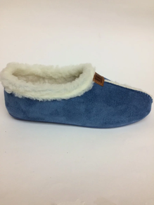Zapatillas de casa con borreguito en azul
