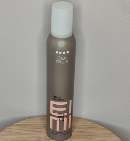 Espuma  Shape control ( fijación fuerte ) EIMI wella