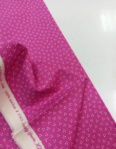 Tela de algodón Patchwork-pétalos fondo rosa (4 m)