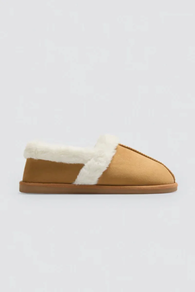 Etxeko zapatilak, emakumeak, ileari buruzko xehetasunak