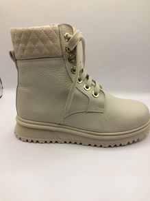 Botas  de cordones en beig