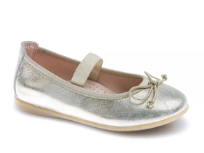 Parisina de piel dorada