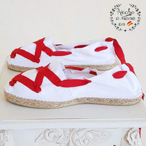 alpargatas artesanales dantza blanca con cintas rojas