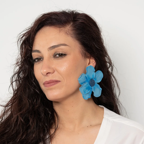 PENDIENTES ARTESANALES FLOR MAXI AZUL Plata de ley 925 y arcilla polimérica